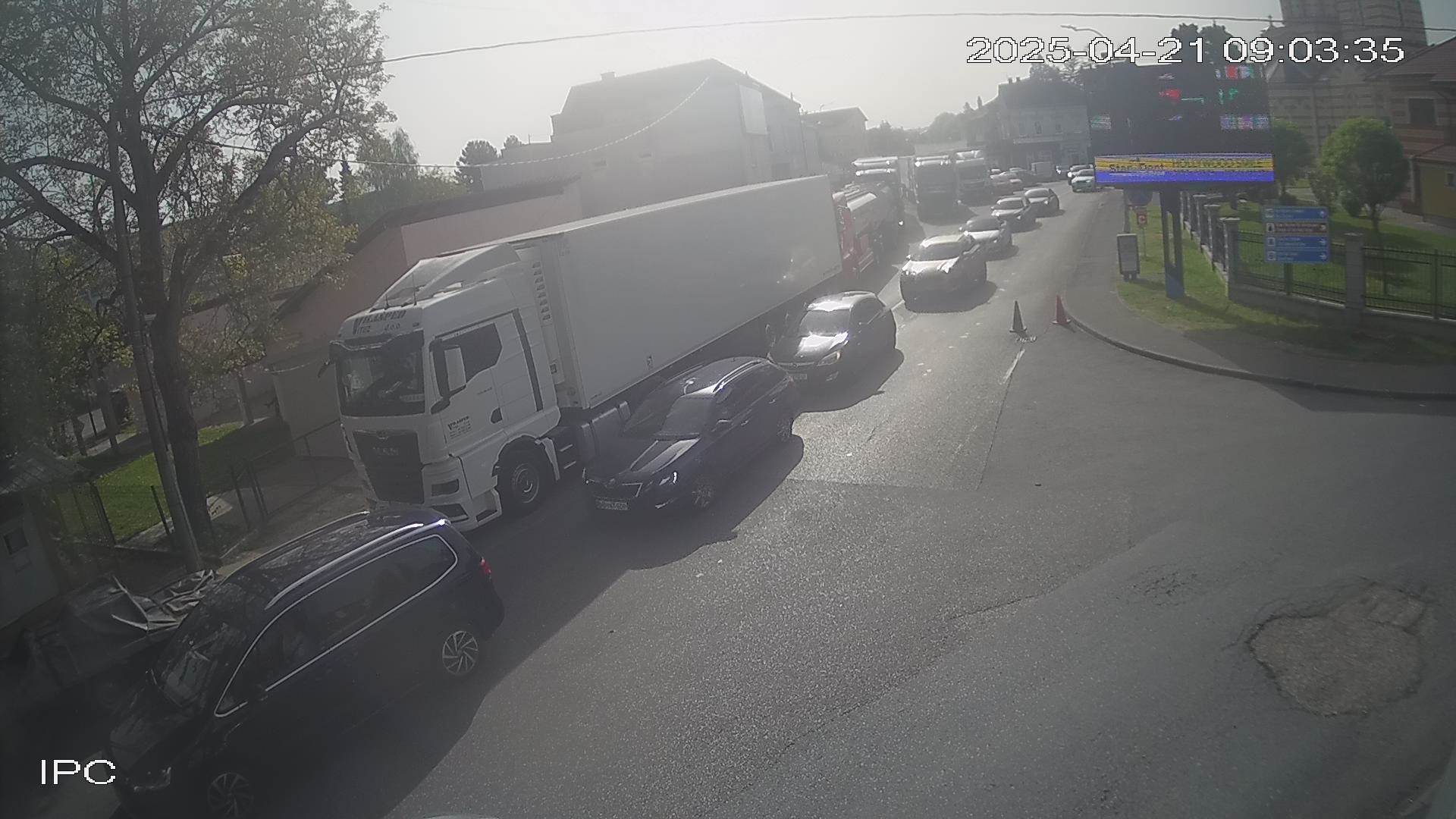Kolone na graničnim prelazima između BiH i Hrvatske Kolone na graničnim prelazima između BiH i Hrvatske