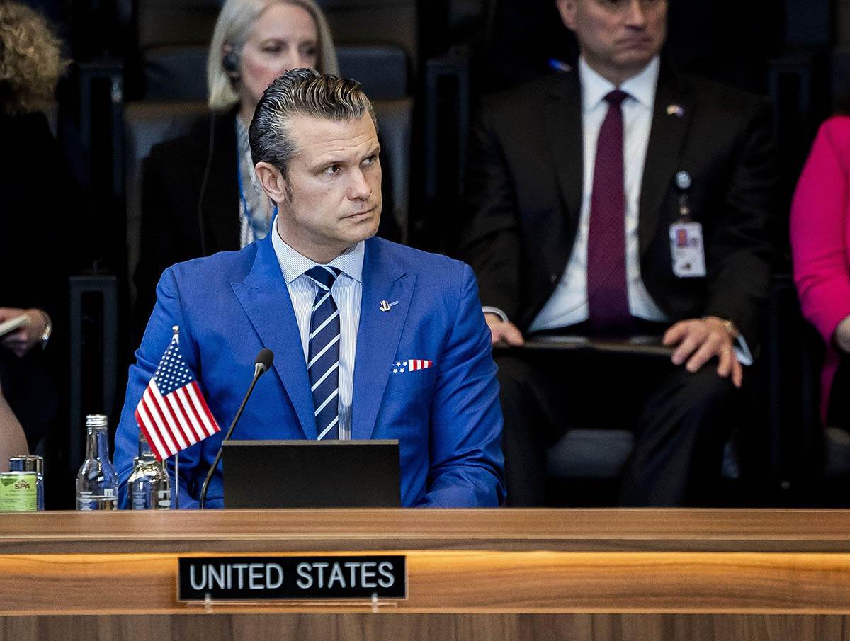  Tramp upozorio na reorganizaciju vojnih snaga 