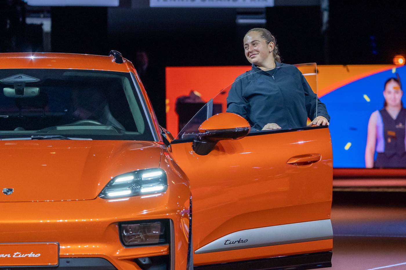 Jelena Ostapenko osvojila titulu u Štutgartu Jelena Ostapenko osvojila titulu u Štutgartu