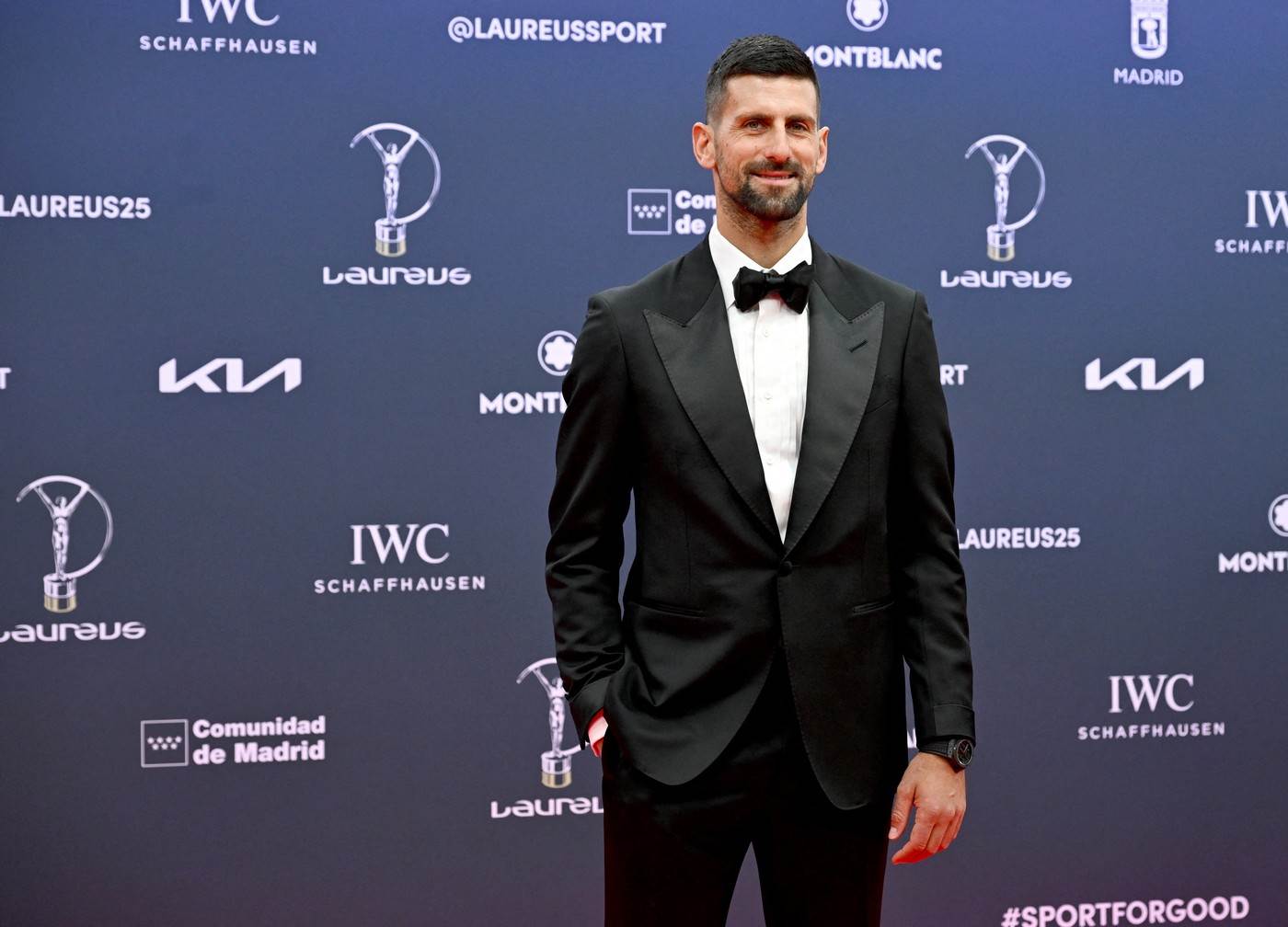 Armand Duplantis Laureaus 2024. nagradu mu uručio Novak Đoković Armand Duplantis Laureaus 2024. nagradu mu uručio Novak Đoković