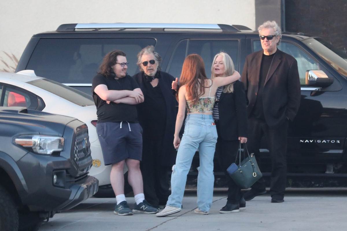  Al paćino se svađa sa mlađom djevojkom 