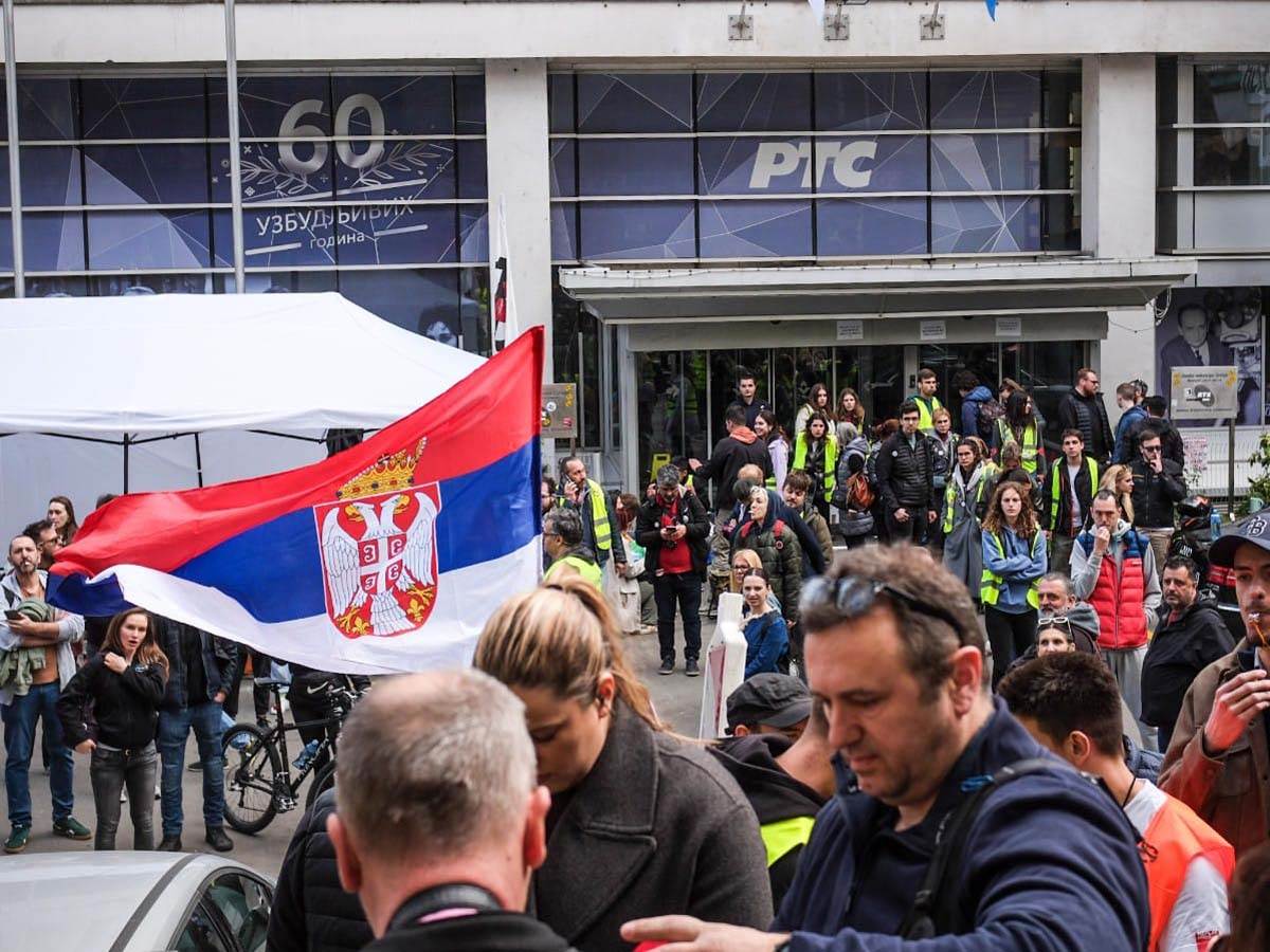 Blokada RTS-a ušla u 14. dan, studenti najavljuju moguće povlačenje Blokada RTS-a ušla u 14. dan, studenti najavljuju moguće povlačenje
