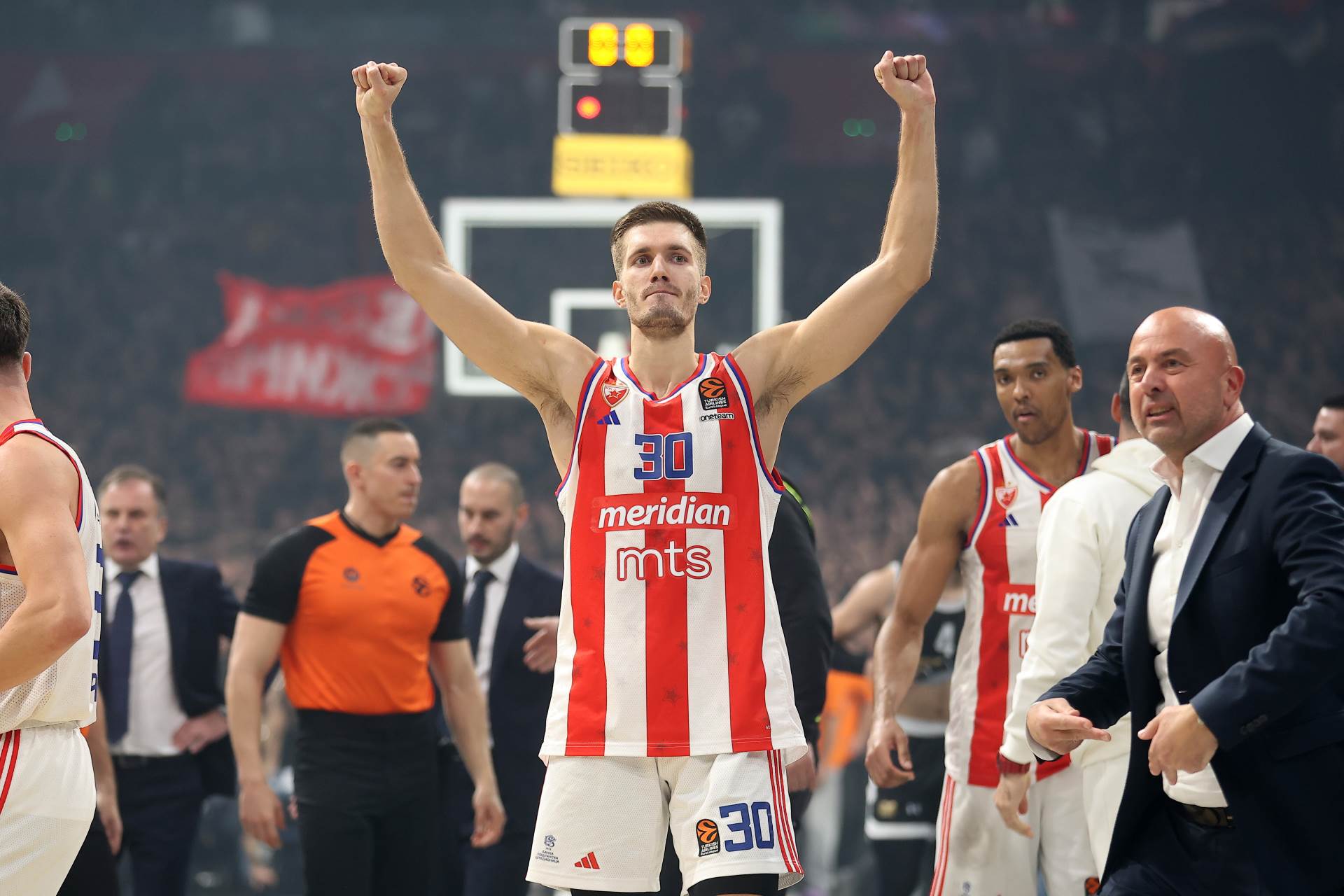  filip petrusev i marko guduric zajedno u crvenoj zvezdi 