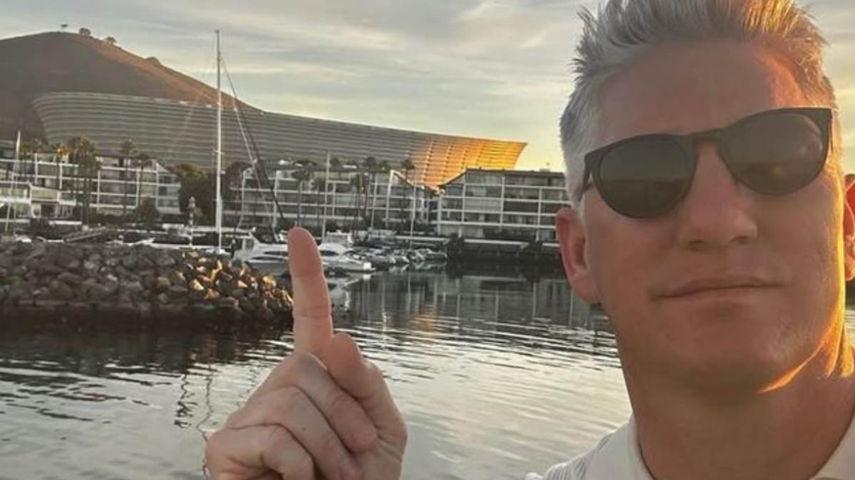  Bastijan Švjanštajger uslikan sa novom djevojkom 