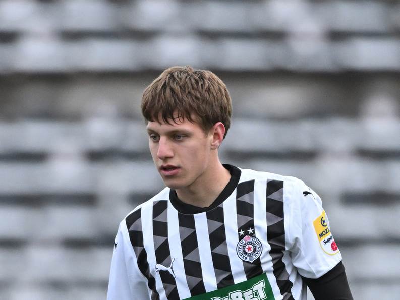  Da li će Ognjen Ugrešić igrtai za Srbiju ili Mađarsku 