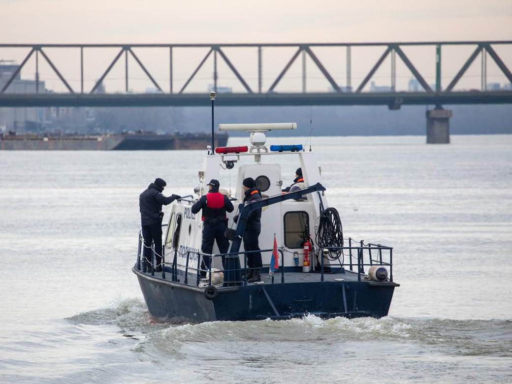  Prevrnuo se čamac kod Bačke Palanke 