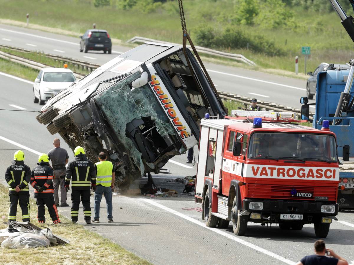 Uviđaj nesreće na autoputu u Hrvatskoj 