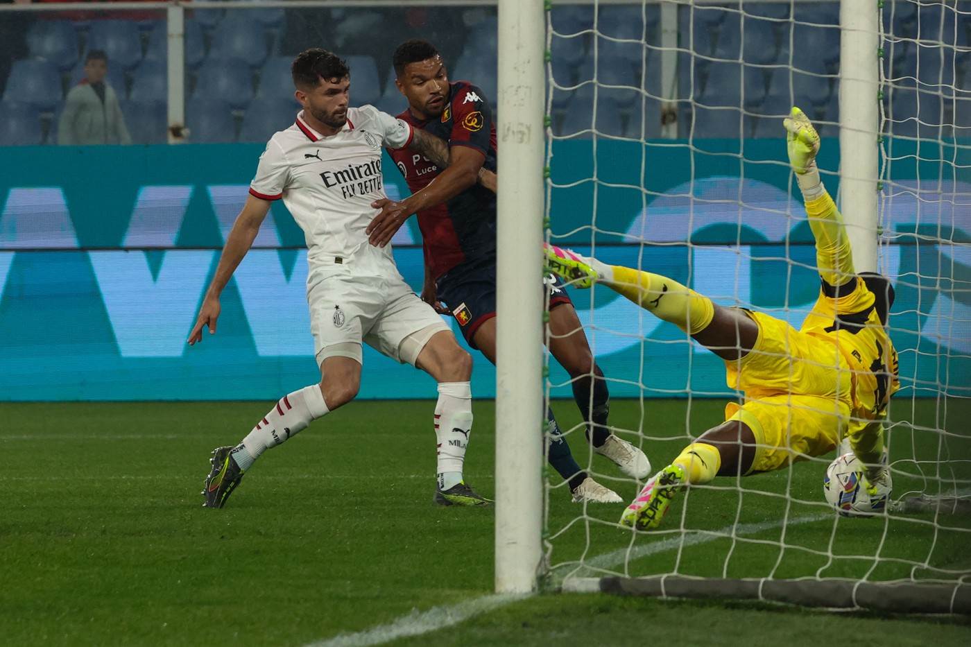  Serija A Milan pobijedio Đenovu dao dva gola za minut 