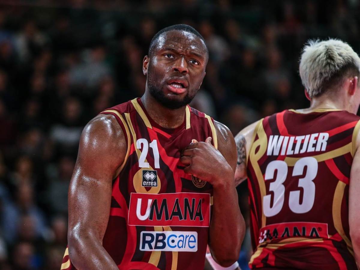  Real Madrid krade centra Crvenoj zvezdi 