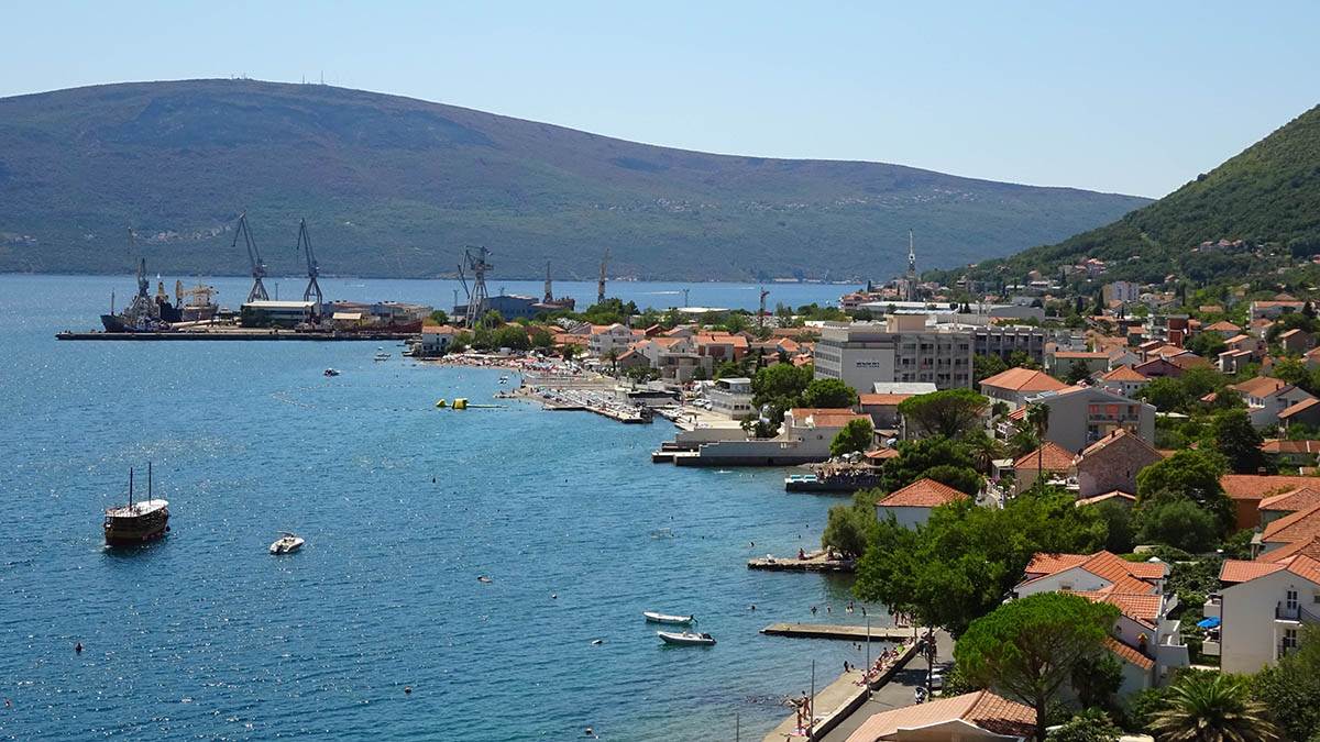 Cijene ležaljki i suncobrana u Budvi Cijene ležaljki i suncobrana u Budvi