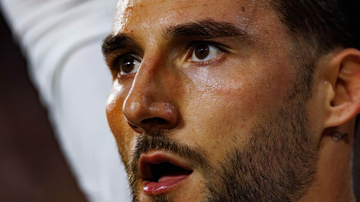  Navijači Sevilje upali u trening centar 