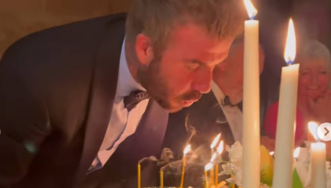  Svjećice na Bekamovoj torti 