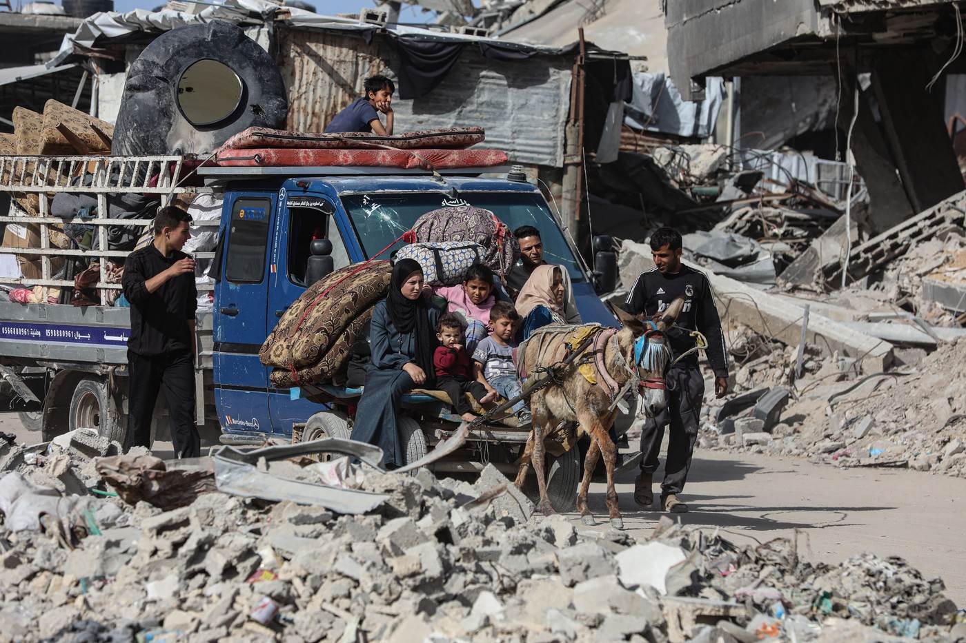 Izrael odobrio ulazak 100 kamiona sa humanitarnom pomoći u Gazu Izrael odobrio ulazak 100 kamiona sa humanitarnom pomoći u Gazu