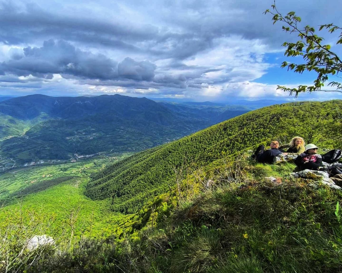 Planina Šiša spremna za planinare: Otvorena nova staza do Šiškog kamena Planina Šiša spremna za planinare: Otvorena nova staza do Šiškog kamena