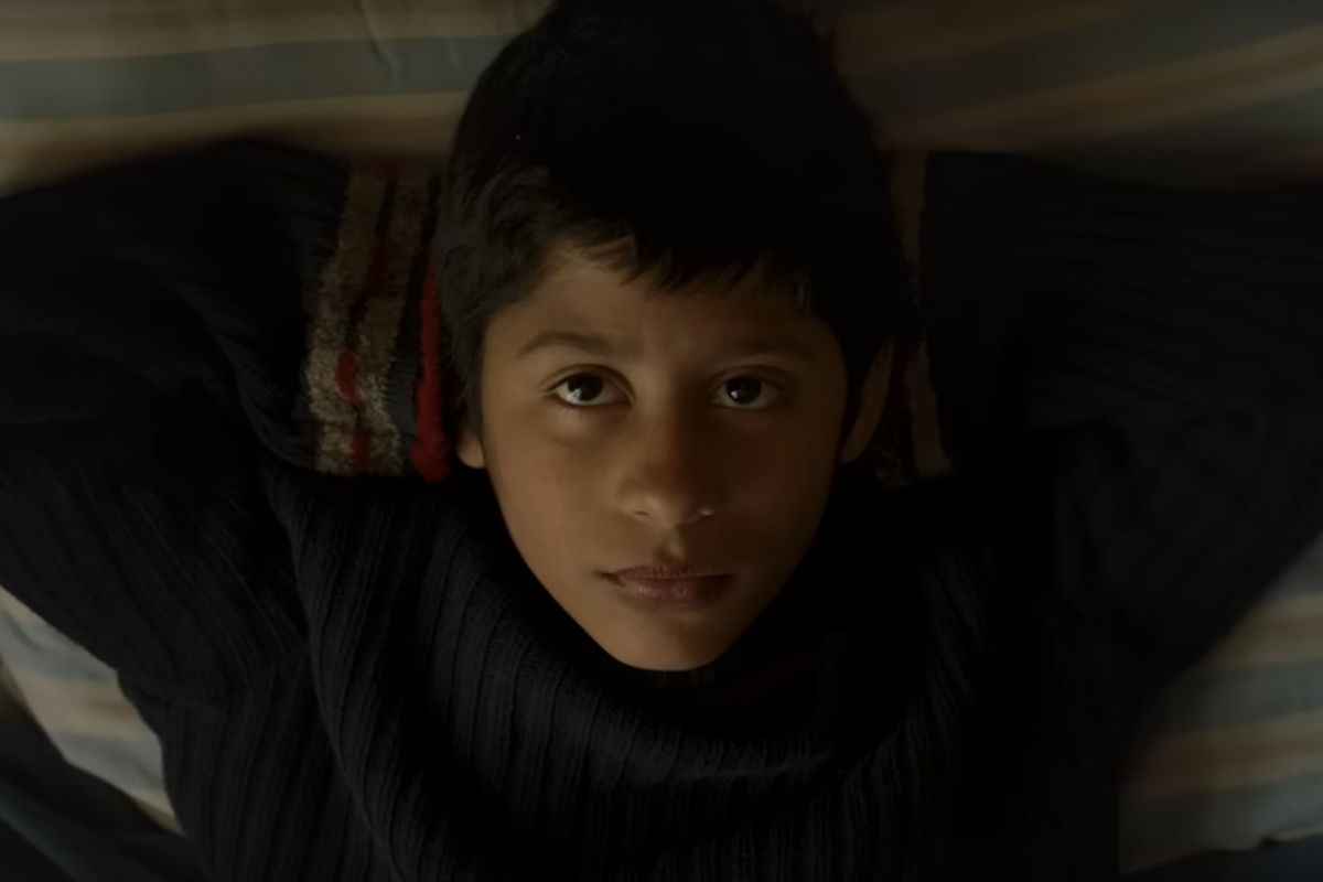  Pjesmu Za kraj u filmu Nedelja pjevao Džej Ramadanovski 