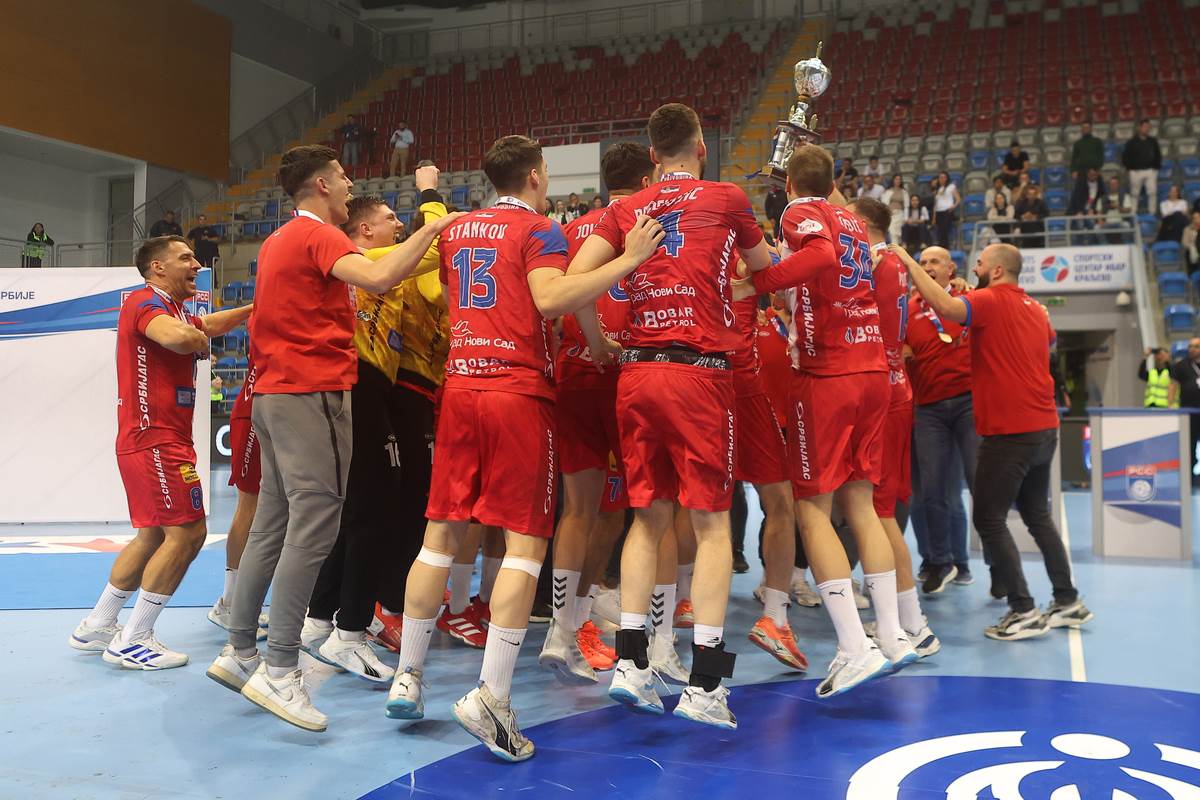  Metaloplastika tvrdi da je direktor Vojvodine pljuvao njihove igrače 