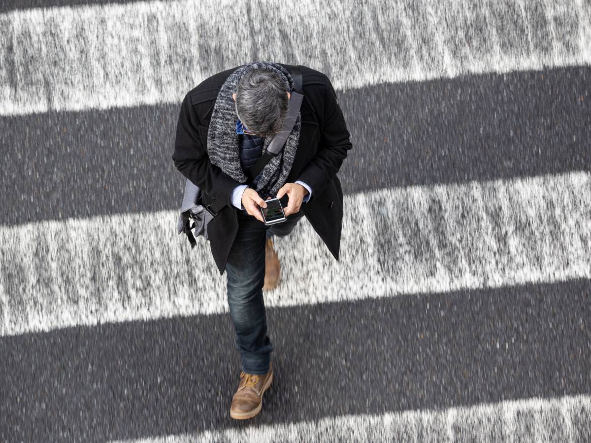  U Španiji će vas kazniti ako nesmotreno hodate ulicom dok gledate u telefon 