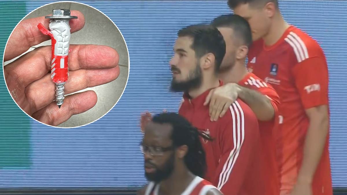  Crvena zvezda oglasila se o prekidu utakmice u Podgorici 