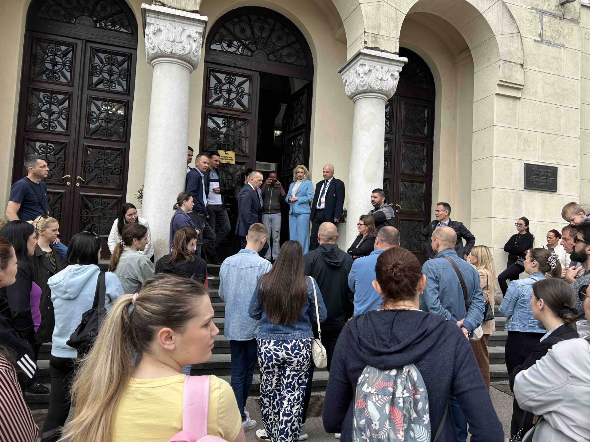  Protest roditelja ispred GU Banjaluka 