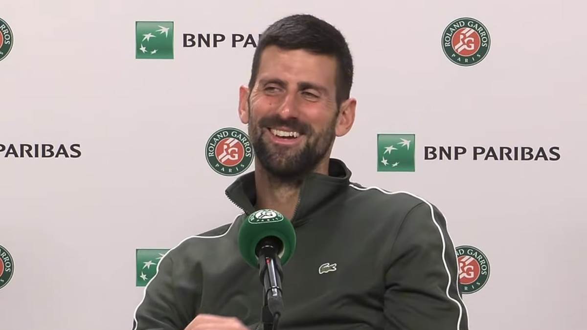  Đoković se nasmijao novinaru koji je udario glavom u kameru 