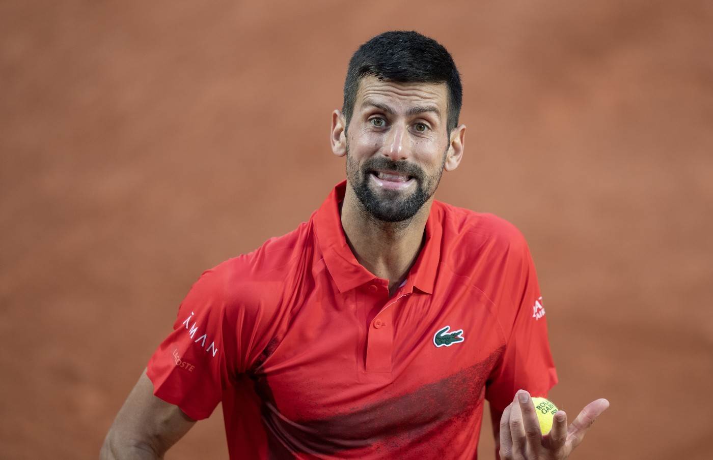  Kako Novak Đoković komunicira sa svojim timom tokom mečeva 