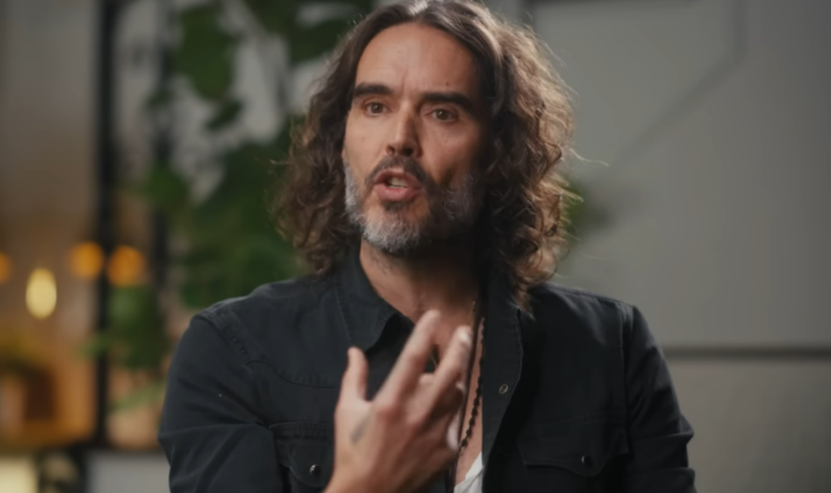  Rasel Brend saslušan zbog silovanja 4 žene, brani ga advokat glumca optuženog za silovanje dečaka 