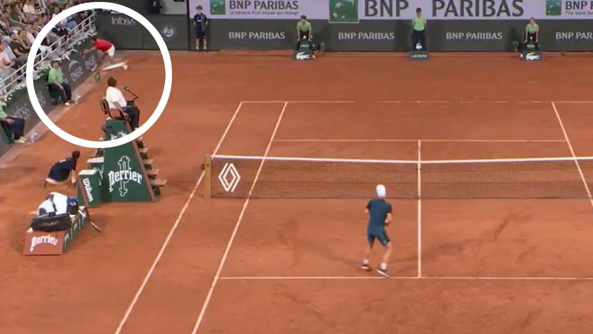  Novak bio na ogradi pa spasio poen 