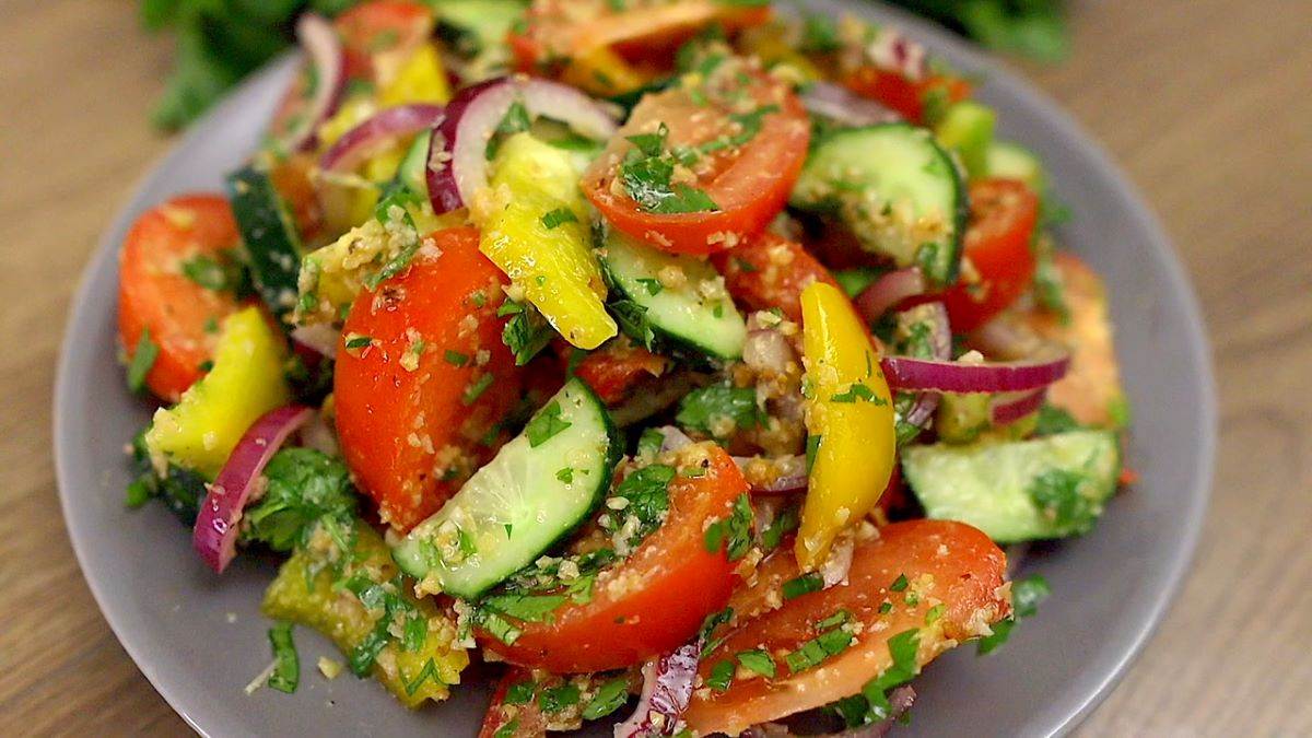 Ljetna salata sa dresingom od oraha recept Ljetna salata sa dresingom od oraha recept