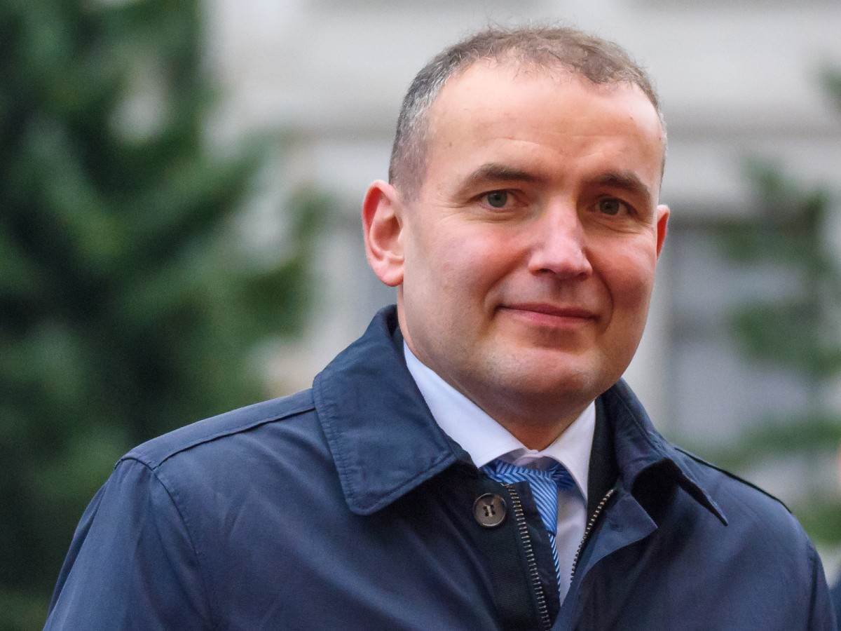  Bivši predsjednik Islanda postao turistički vodič 