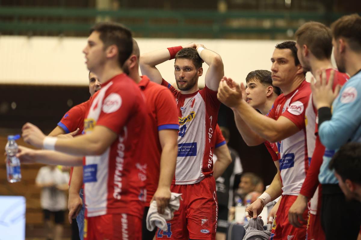  Petorica rukometaša napustila Vojvodinu 