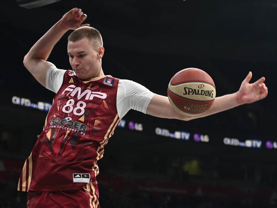  Filip Barna dolazi u Crvenu zvezdu  