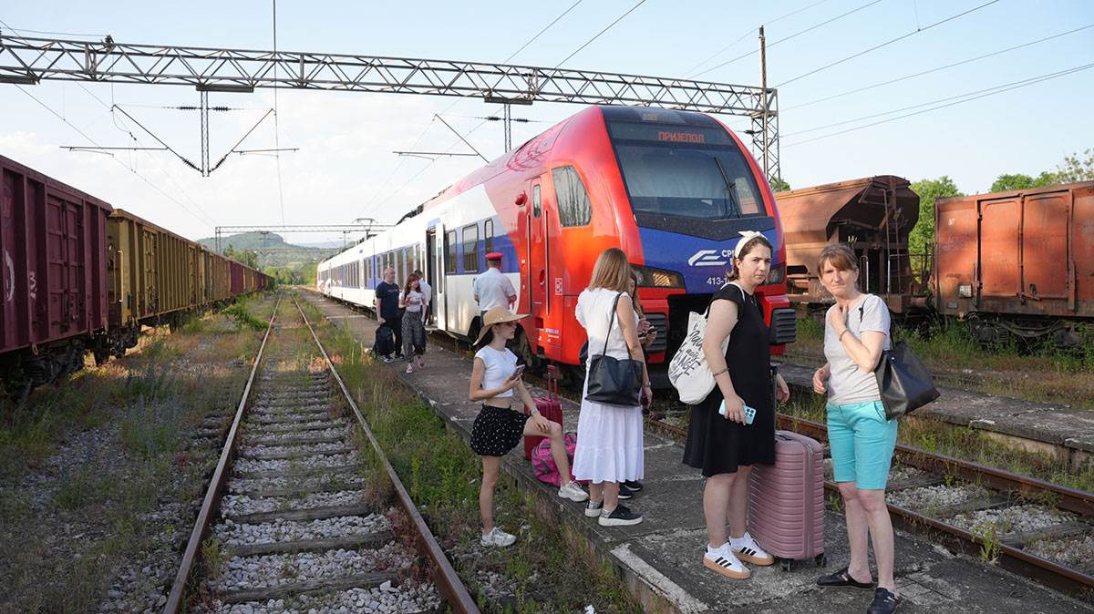  Voz iz Beograda za Prijepolje kasnio dva sata jer su se šine iskrivile od vrućine 