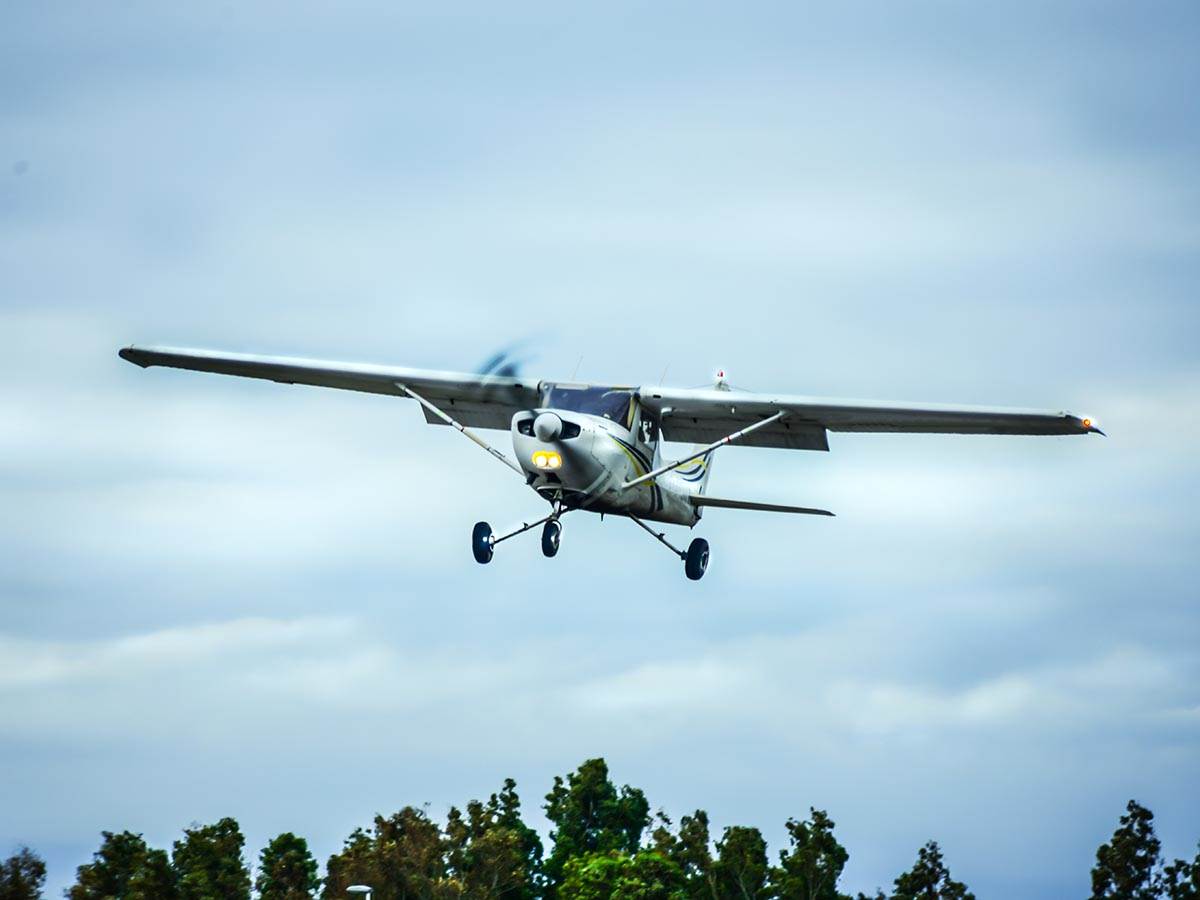  Srušila se cesna sa 6 putnika kod san dijega 