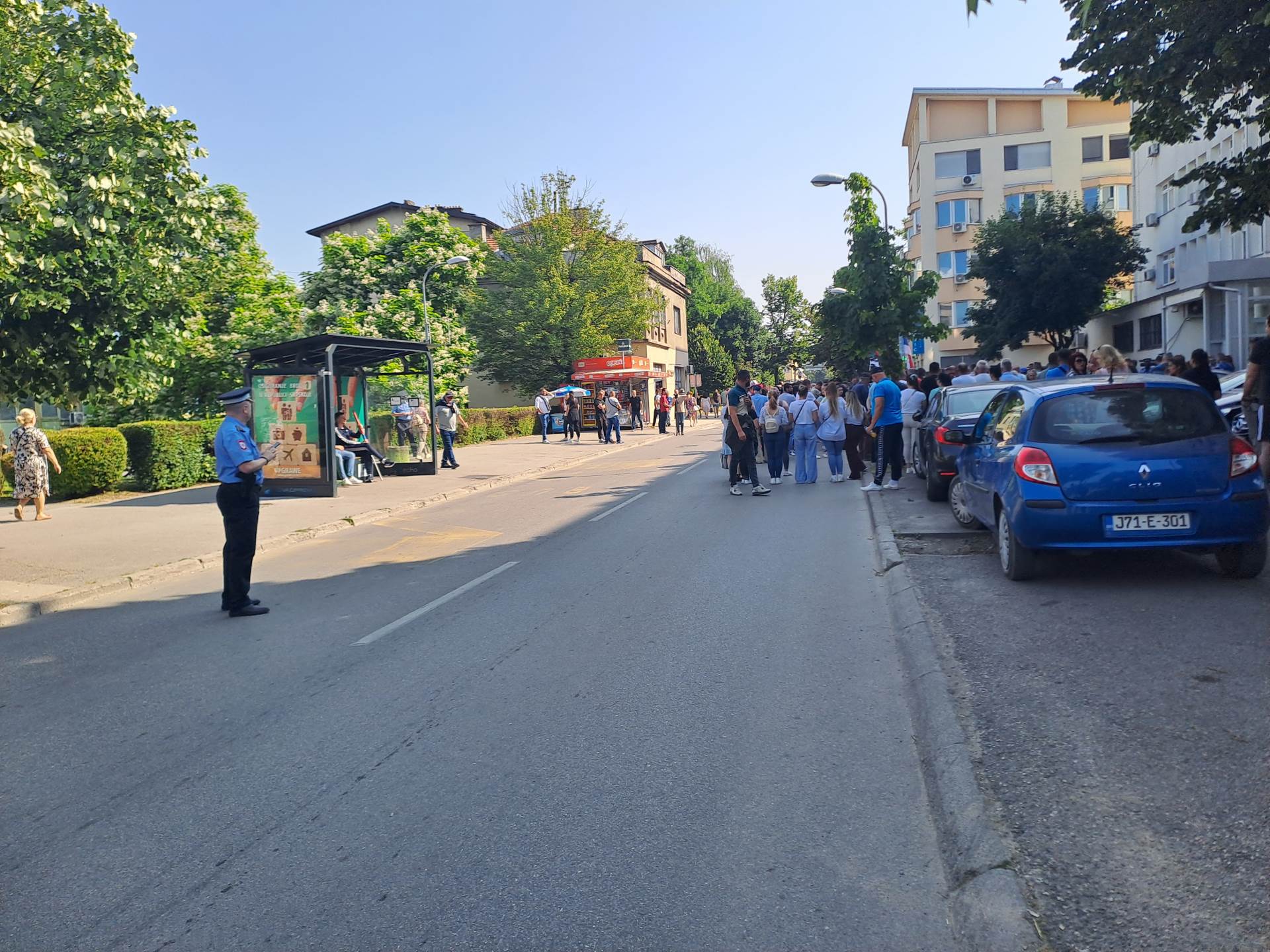  Zbog protesta sds obustavljen saobraćaj u  u dijelu ulice Kralja Petra Prvog Karađorđevića  