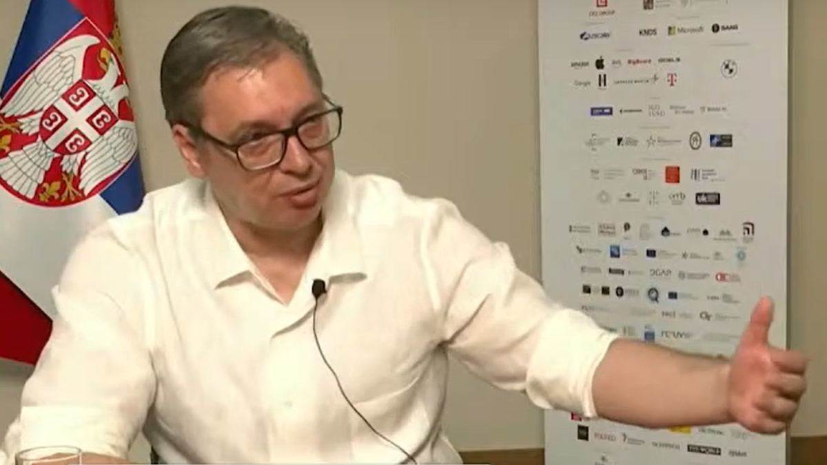  Vučić kritikuje Fudbalski savez Srbije  
