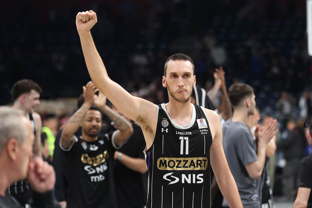  Pokuševski nakon osvajanja ABA lige 