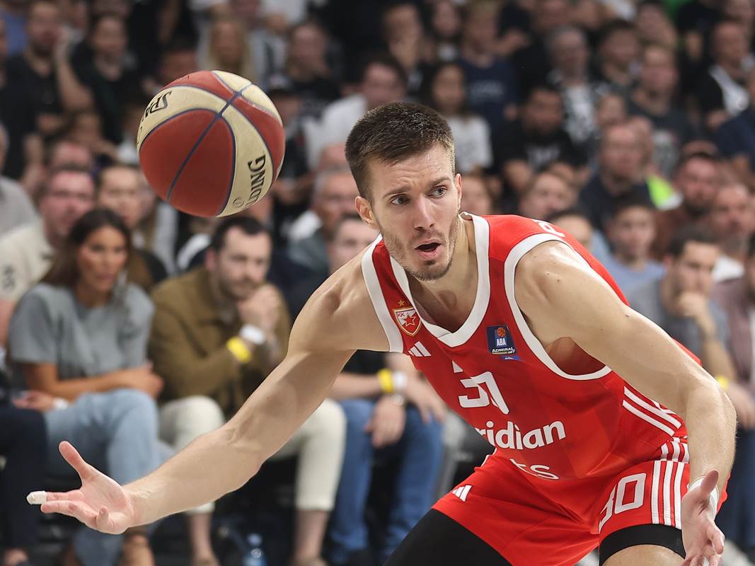  Da li će Petrušev i dalje igrati za Crvenu zvezdu  