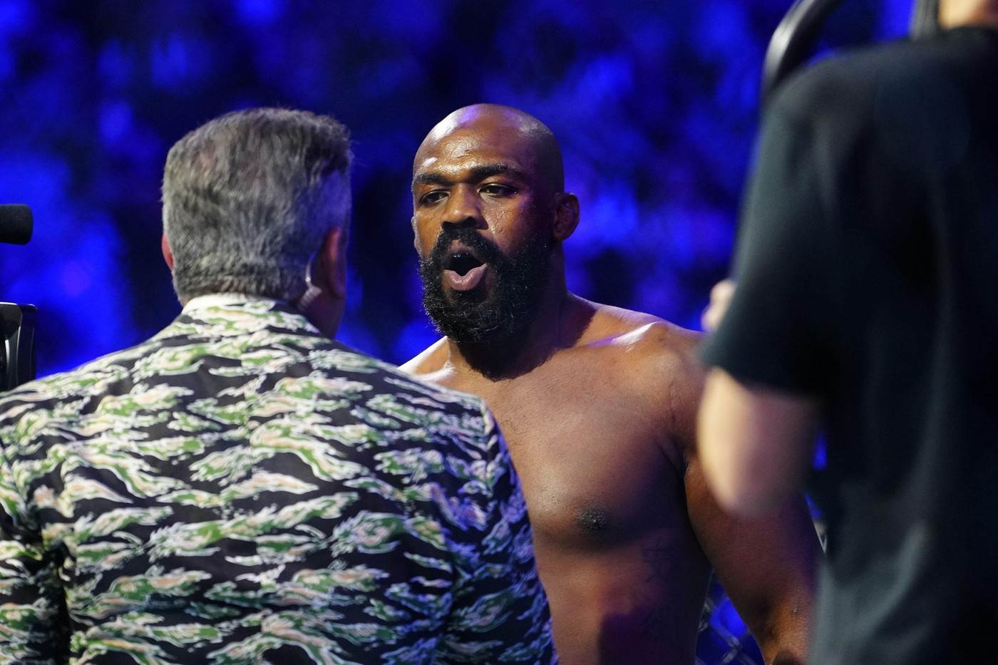  Džon Džons pobjegao sa mjesta nesreće 