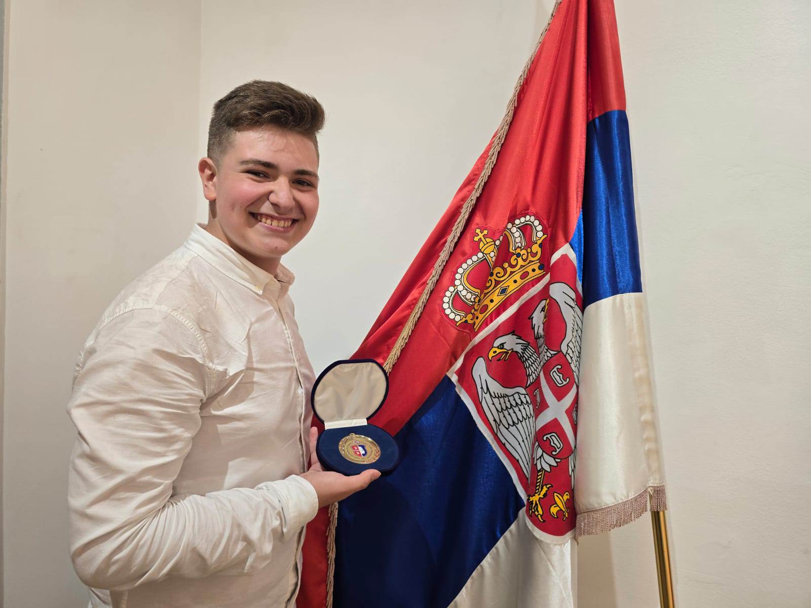 Đorđe Perić nagrađen Zlatnom značkom za očuvanje srpske kulture Đorđe Perić nagrađen Zlatnom značkom za očuvanje srpske kulture
