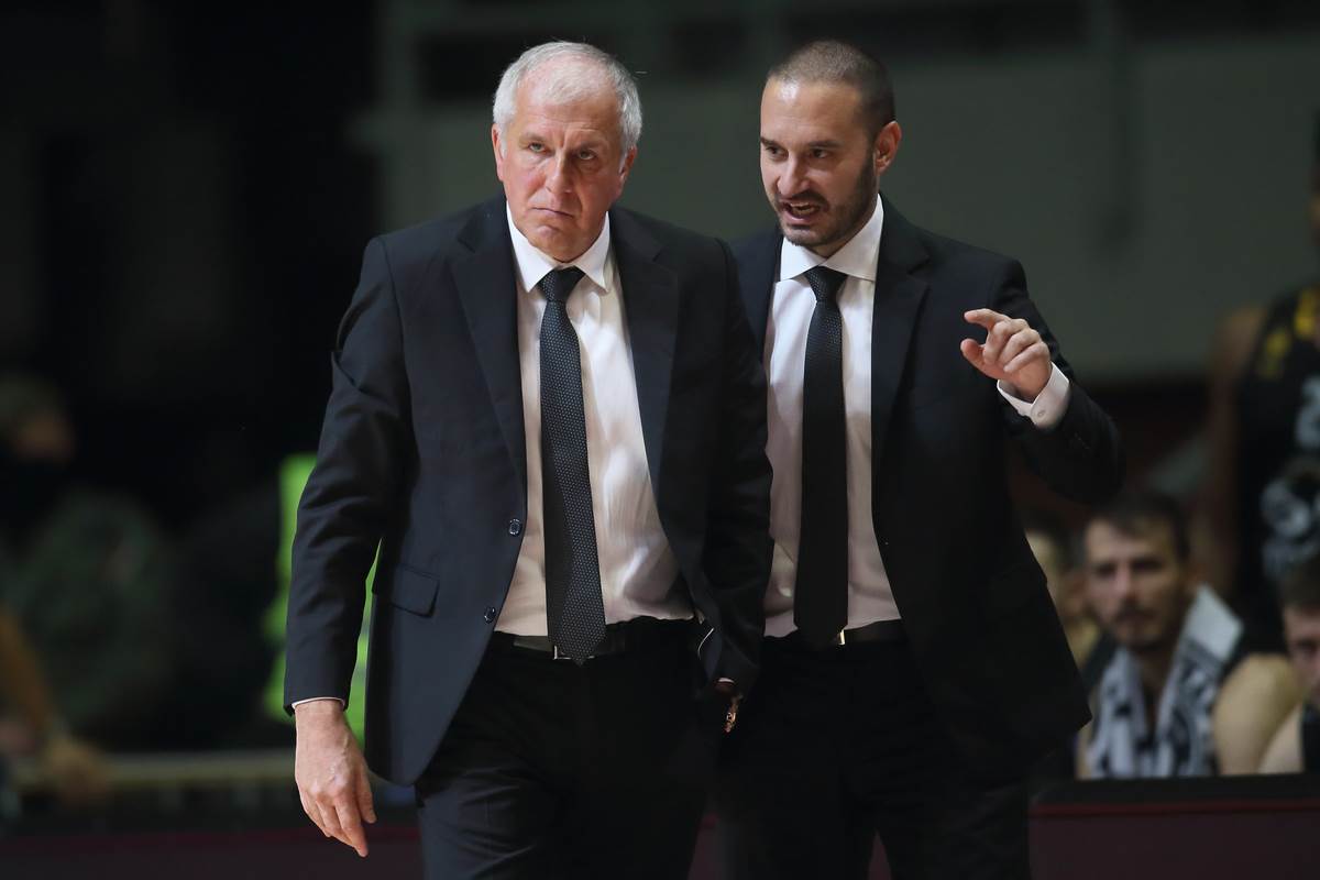  Bogdan Karaičić postaje trener Arisa  