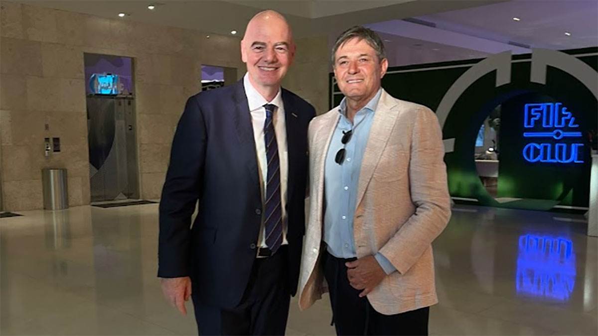  Dragan Stojković pričao sa Đanijem Infantinom 