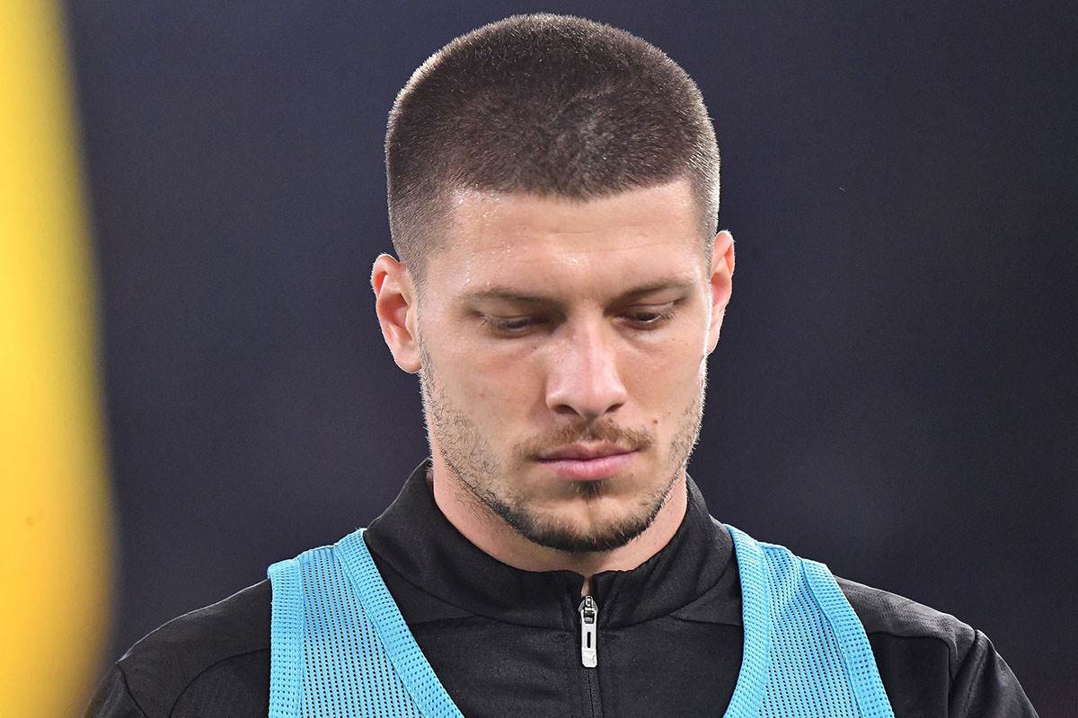  Luka Jović zvanično napustio Milan 