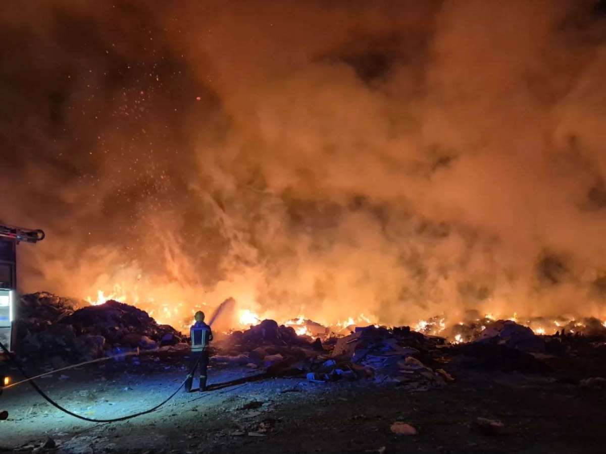  Požar na deponiji u Trnovu 