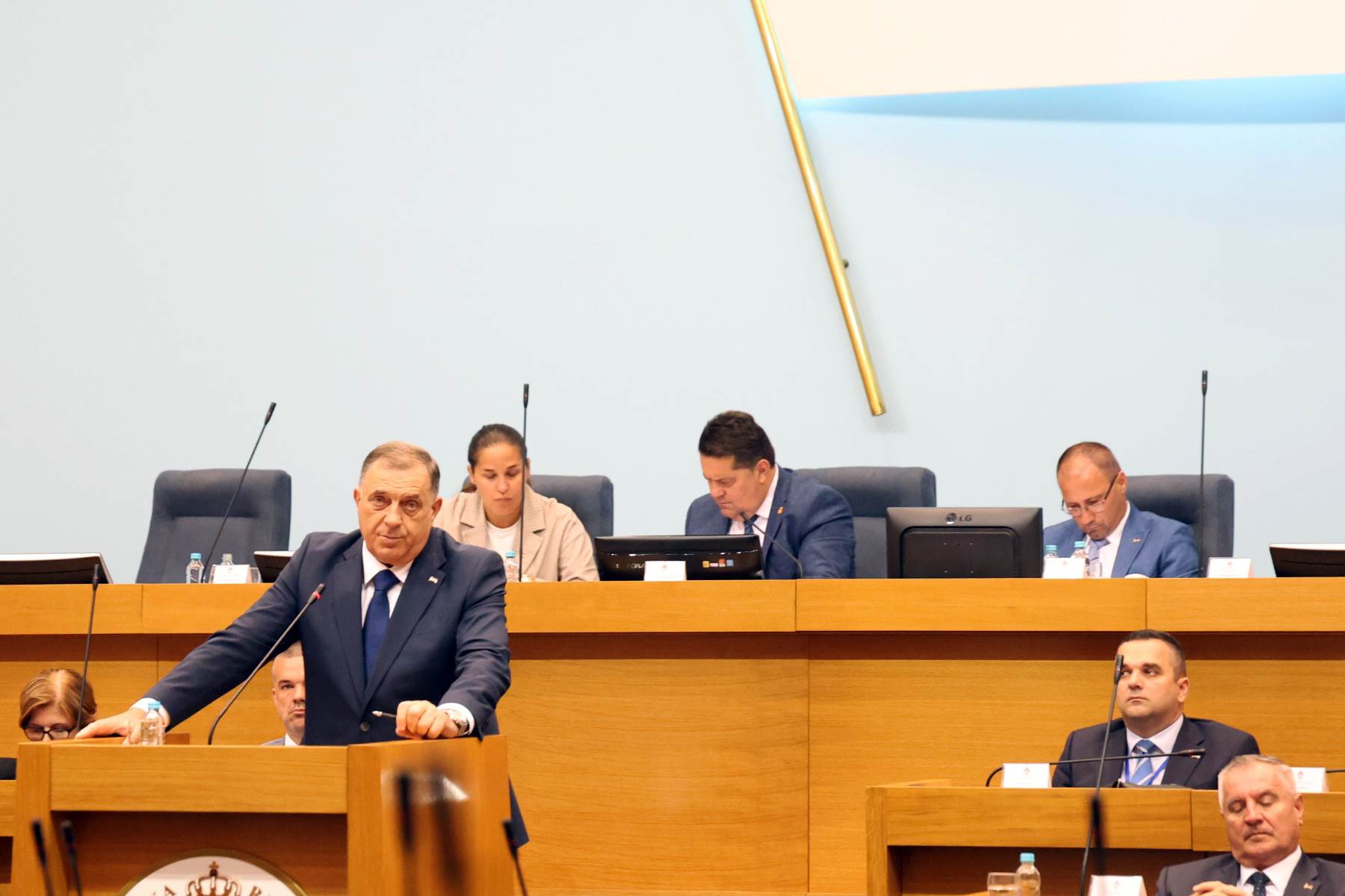 Dodik traži da se migrantima zabrani boravak u RS Dodik traži da se migrantima zabrani boravak u RS