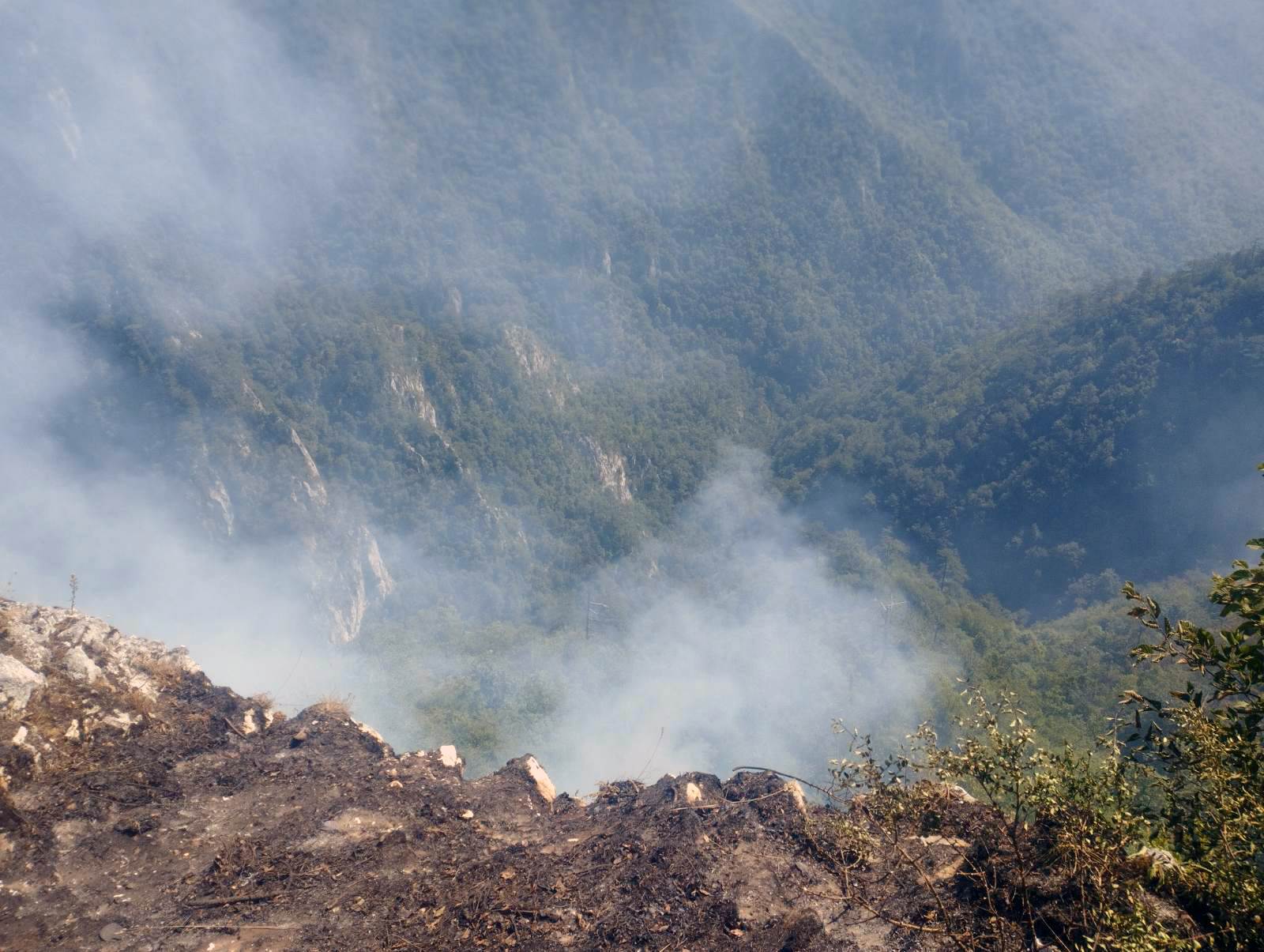 helikopter sutra u srebrenici ako i dalje bude požar helikopter sutra u srebrenici ako i dalje bude požar