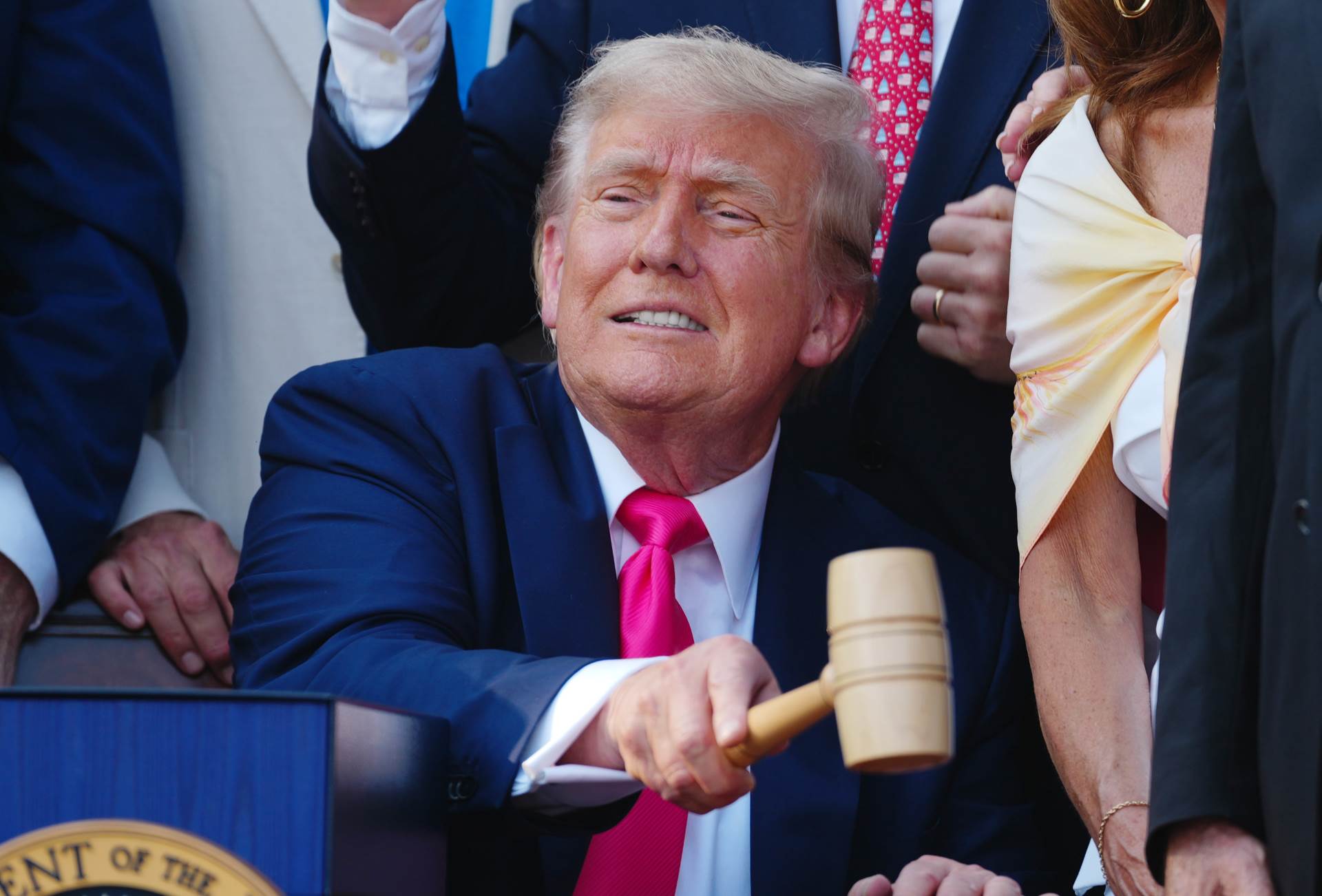  Donald Tramp najavio nove carine 