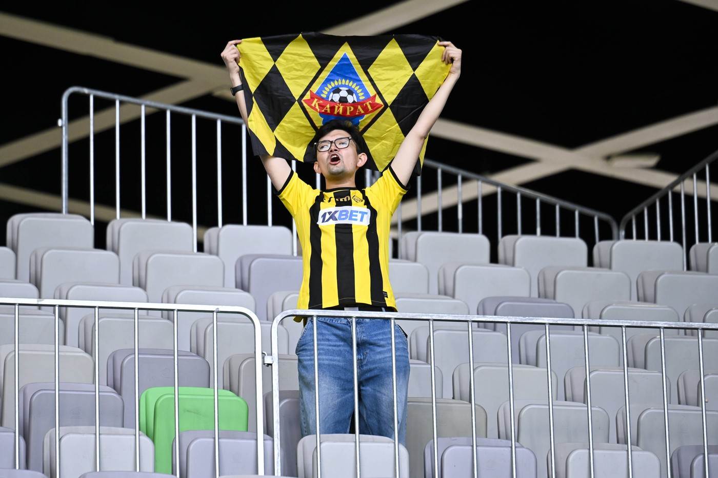  Samo jedan gostujući navijač na meču Olimpija Kairat 