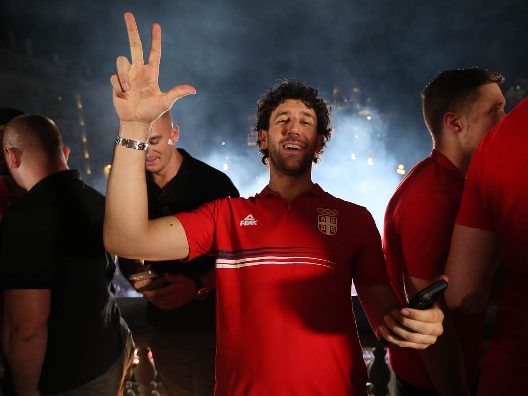  fenerbahce cekao micica mjesec dana i odustao 