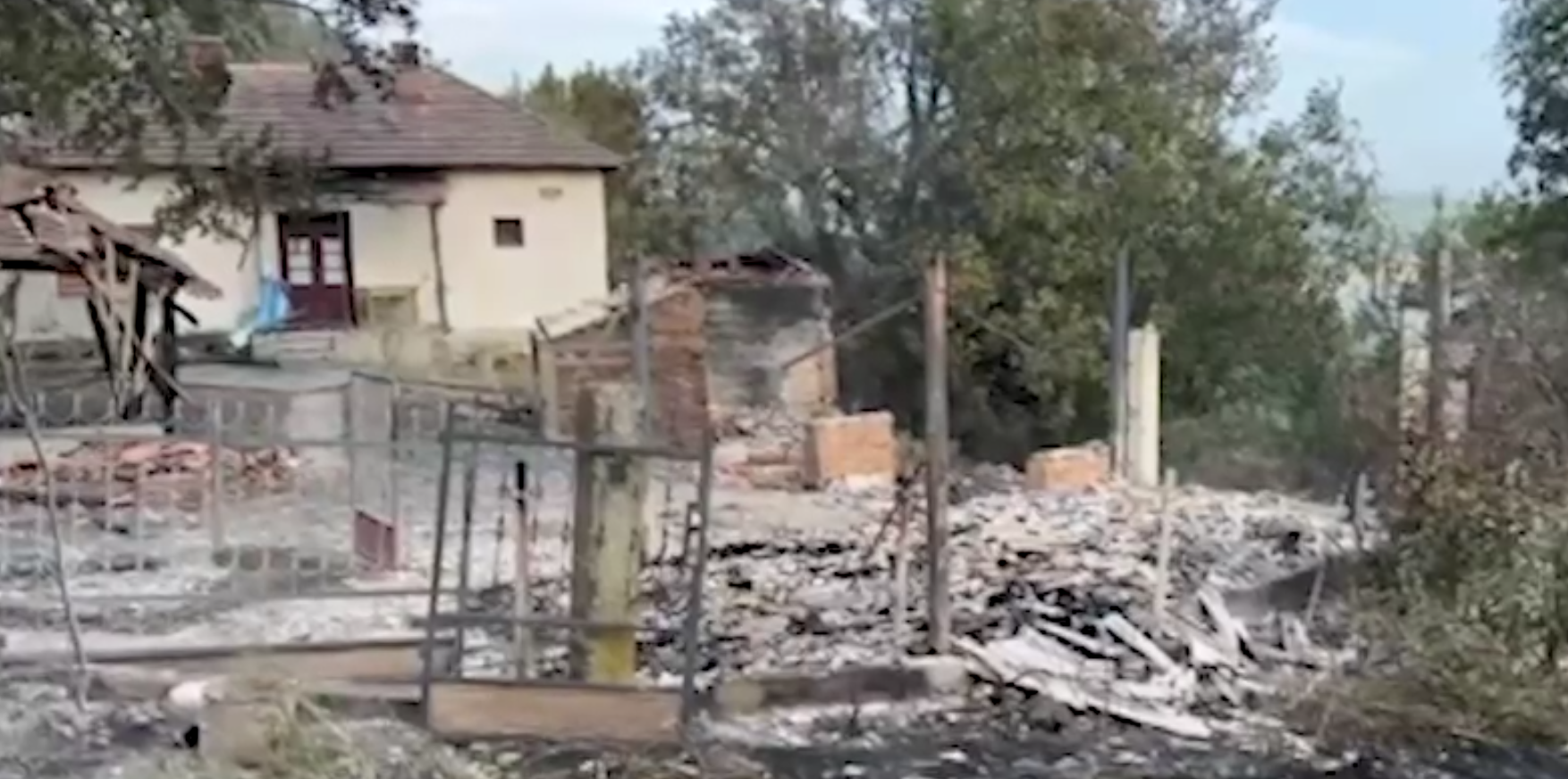 Požari u Srbiji uništili više od 160 kuća Požari u Srbiji uništili više od 160 kuća