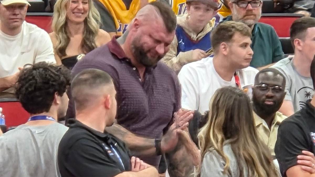 Strahinja Jokić gleda Denver u ljetnoj ligi Strahinja Jokić gleda Denver u ljetnoj ligi